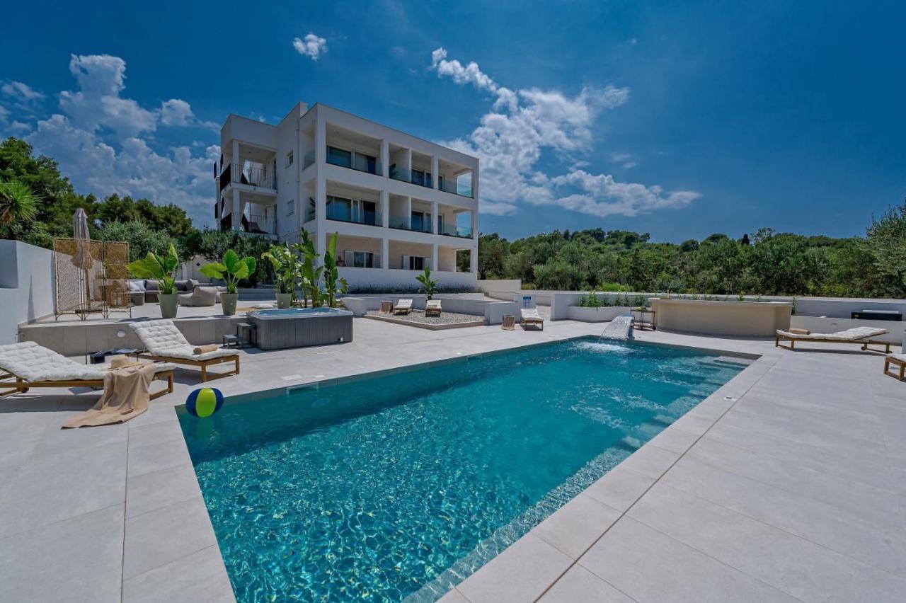 Luxury Villa Del Sogno With Pool, Jacuzzi, Parking Okrug Gornji Εξωτερικό φωτογραφία