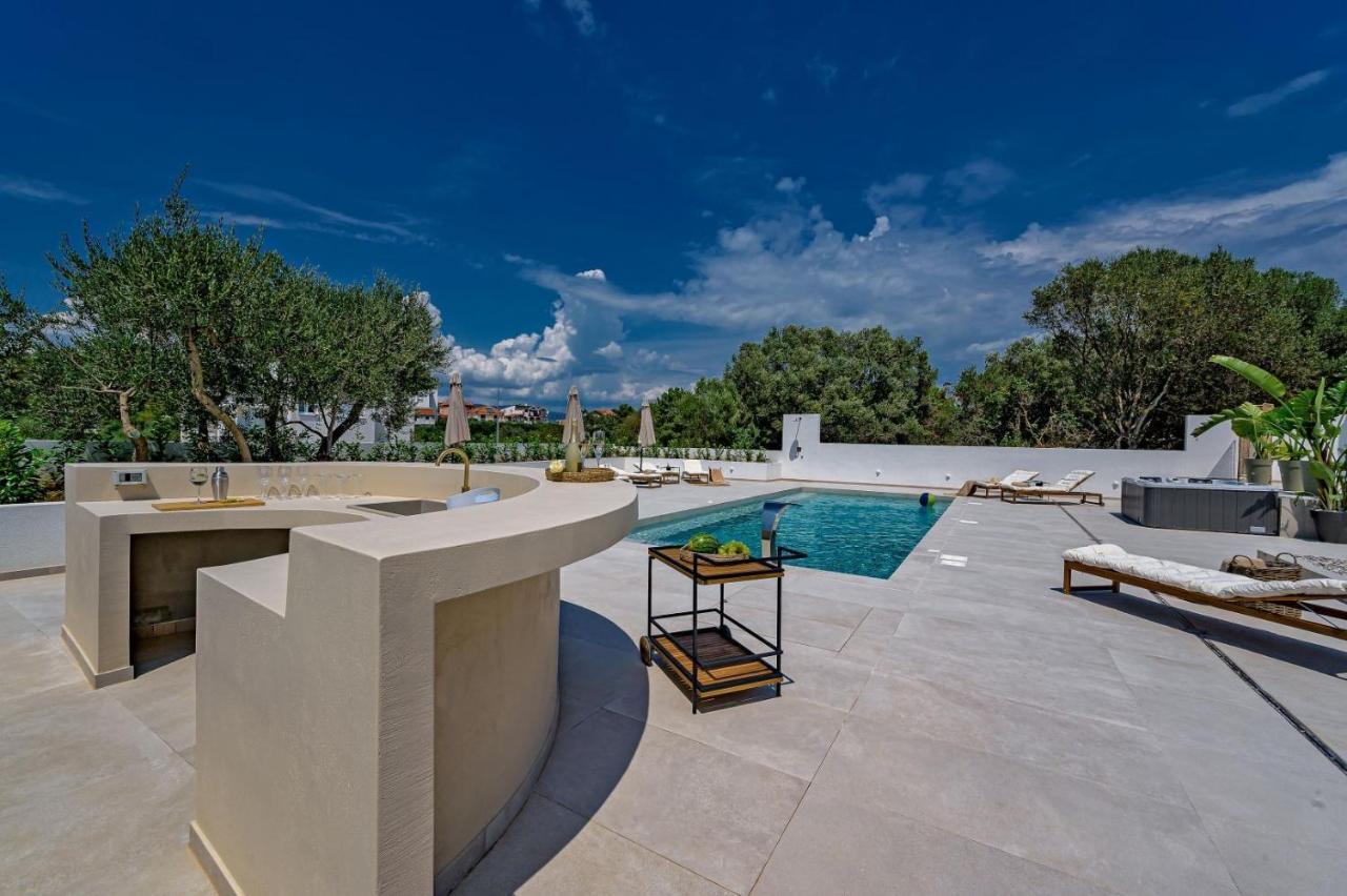 Luxury Villa Del Sogno With Pool, Jacuzzi, Parking Okrug Gornji Εξωτερικό φωτογραφία