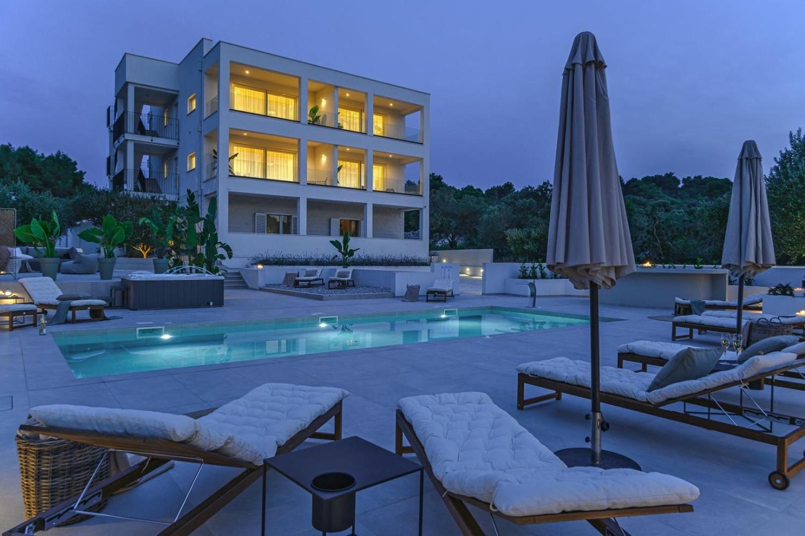 Luxury Villa Del Sogno With Pool, Jacuzzi, Parking Okrug Gornji Εξωτερικό φωτογραφία