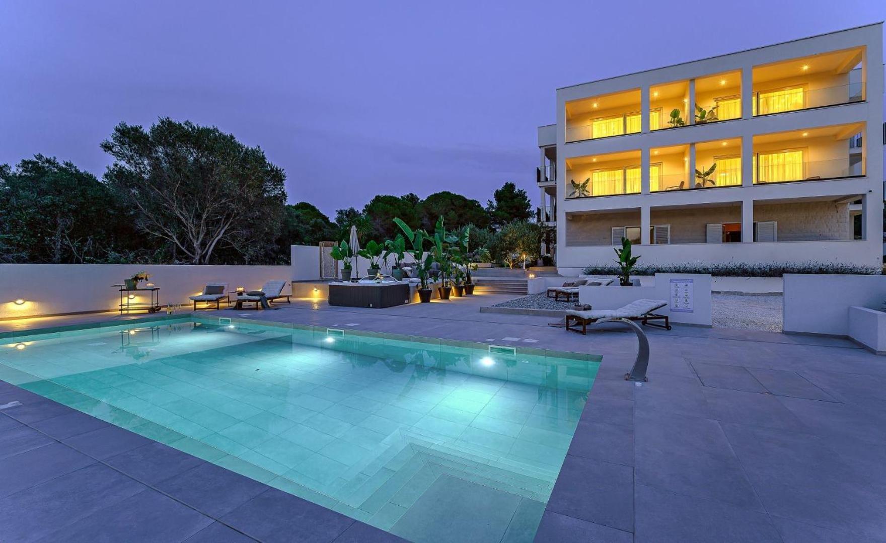Luxury Villa Del Sogno With Pool, Jacuzzi, Parking Okrug Gornji Εξωτερικό φωτογραφία
