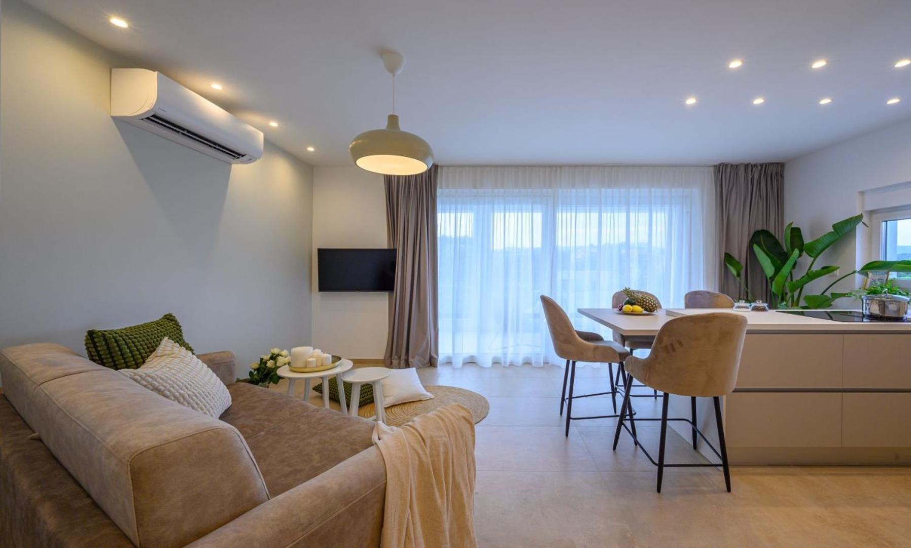 Luxury Villa Del Sogno With Pool, Jacuzzi, Parking Okrug Gornji Εξωτερικό φωτογραφία