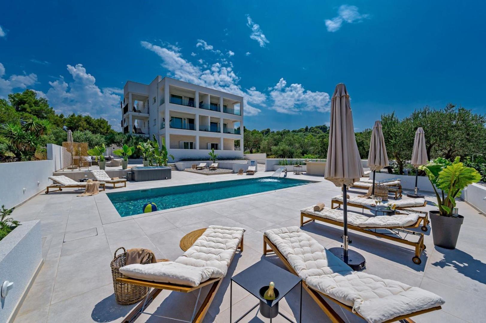 Luxury Villa Del Sogno With Pool, Jacuzzi, Parking Okrug Gornji Εξωτερικό φωτογραφία
