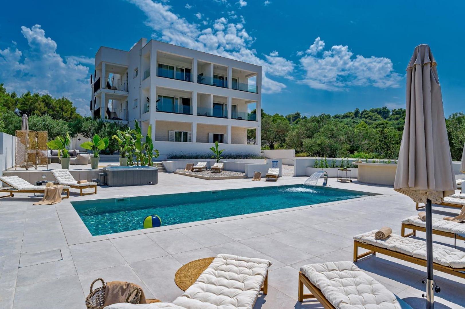 Luxury Villa Del Sogno With Pool, Jacuzzi, Parking Okrug Gornji Εξωτερικό φωτογραφία