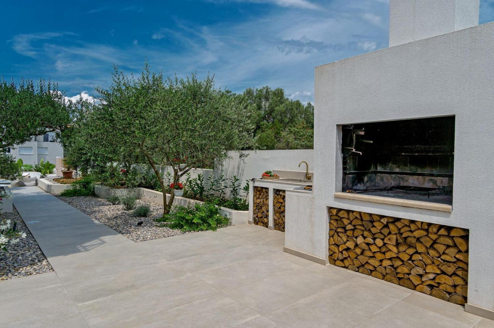 Luxury Villa Del Sogno With Pool, Jacuzzi, Parking Okrug Gornji Εξωτερικό φωτογραφία