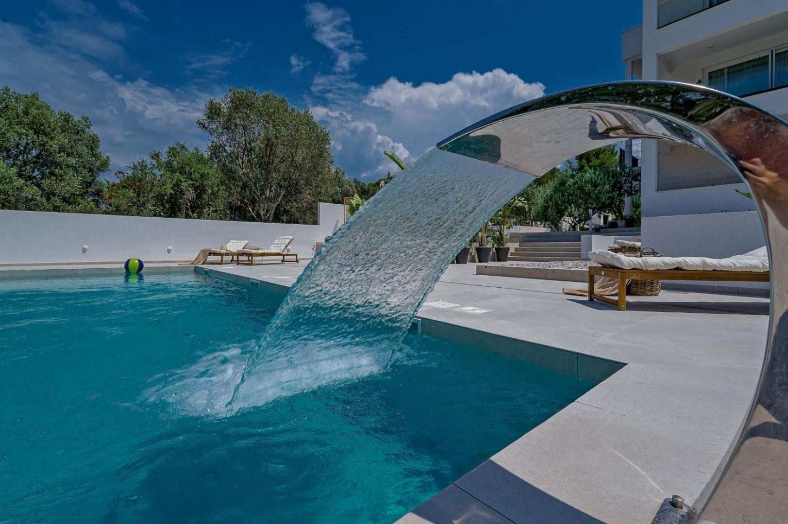Luxury Villa Del Sogno With Pool, Jacuzzi, Parking Okrug Gornji Εξωτερικό φωτογραφία