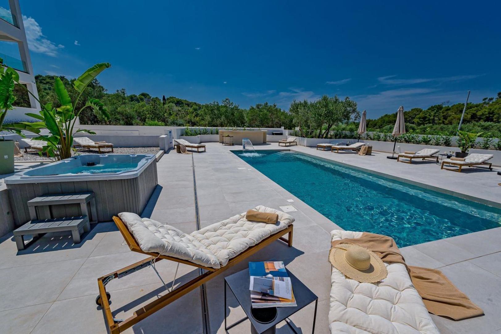 Luxury Villa Del Sogno With Pool, Jacuzzi, Parking Okrug Gornji Εξωτερικό φωτογραφία