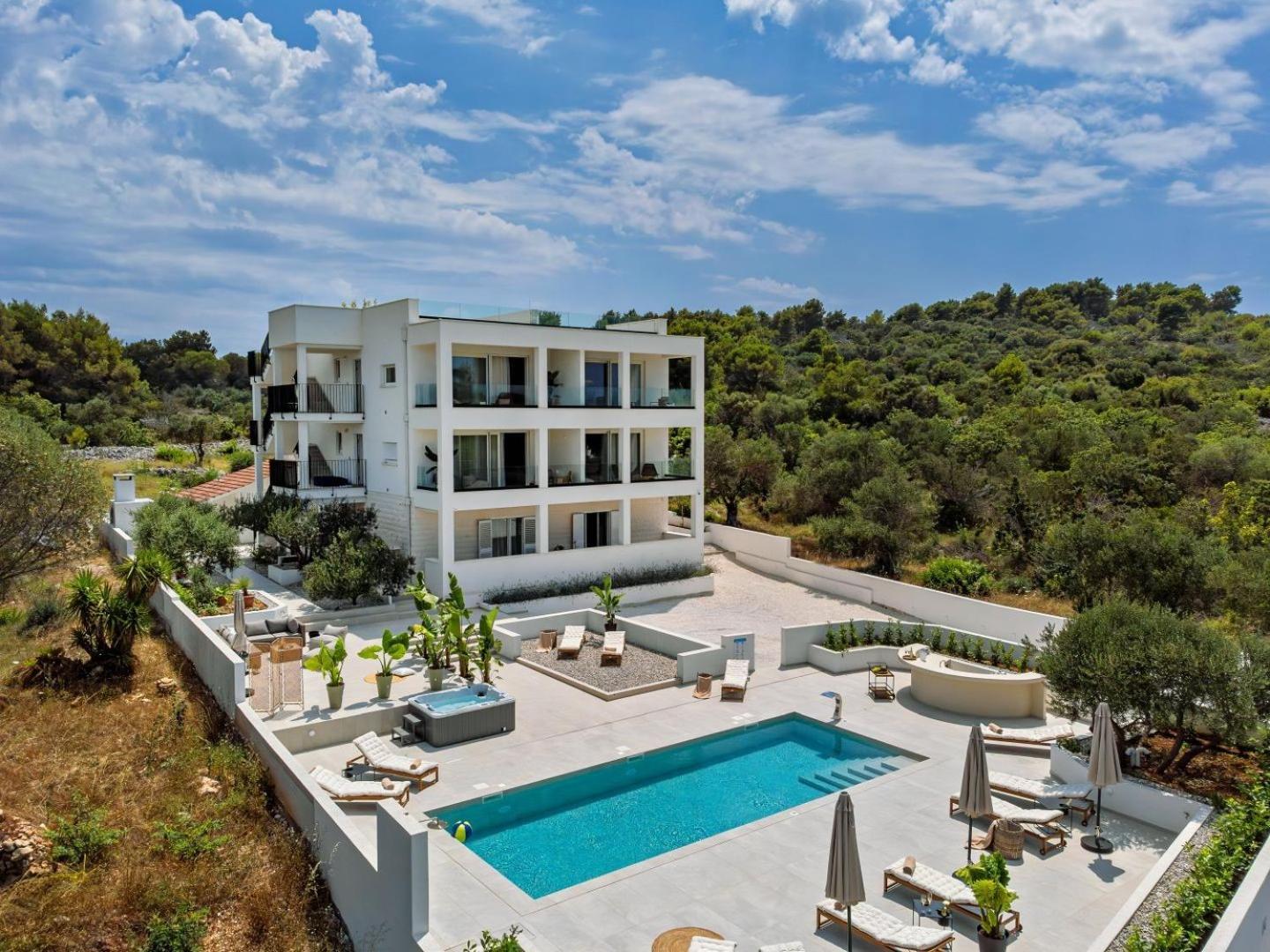 Luxury Villa Del Sogno With Pool, Jacuzzi, Parking Okrug Gornji Εξωτερικό φωτογραφία